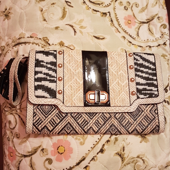 Clutch - Picture 1 of 1